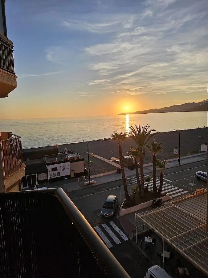 Apartamento En Primera Linea De Playa سالوبرينيا