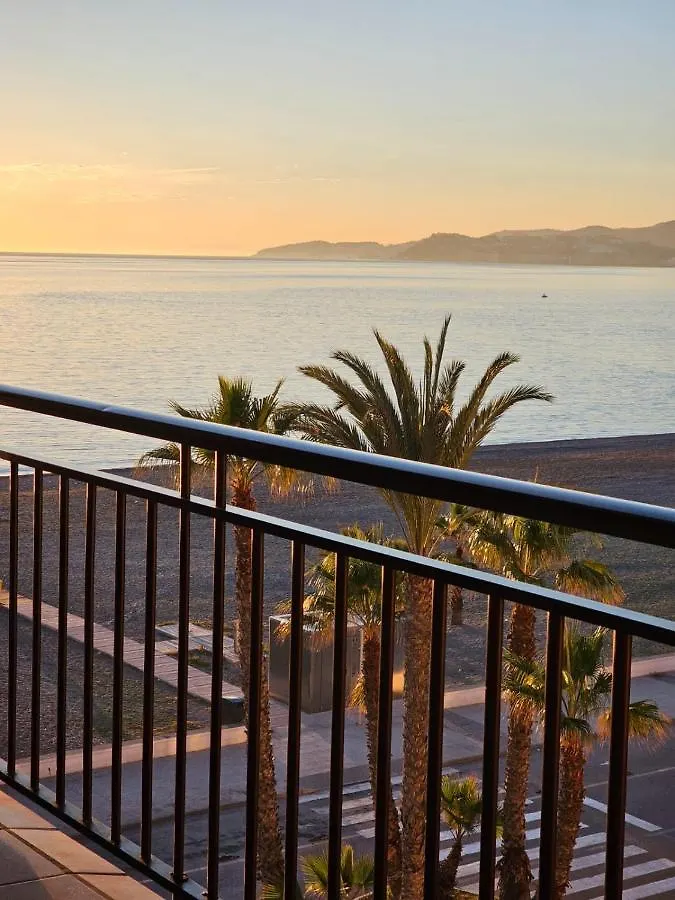 Apartamento En Primera Linea De Playa سالوبرينيا