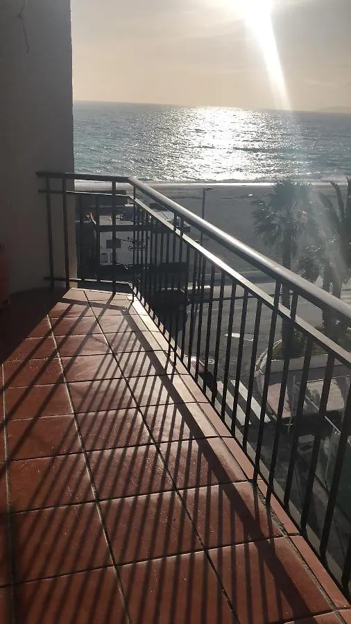 Apartamento En Primera Linea De Playa سالوبرينيا شقة